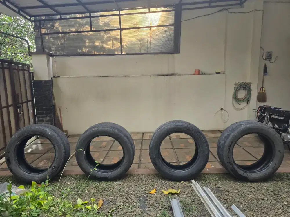 Ban Dunlop Tubeless 235 / 60R18