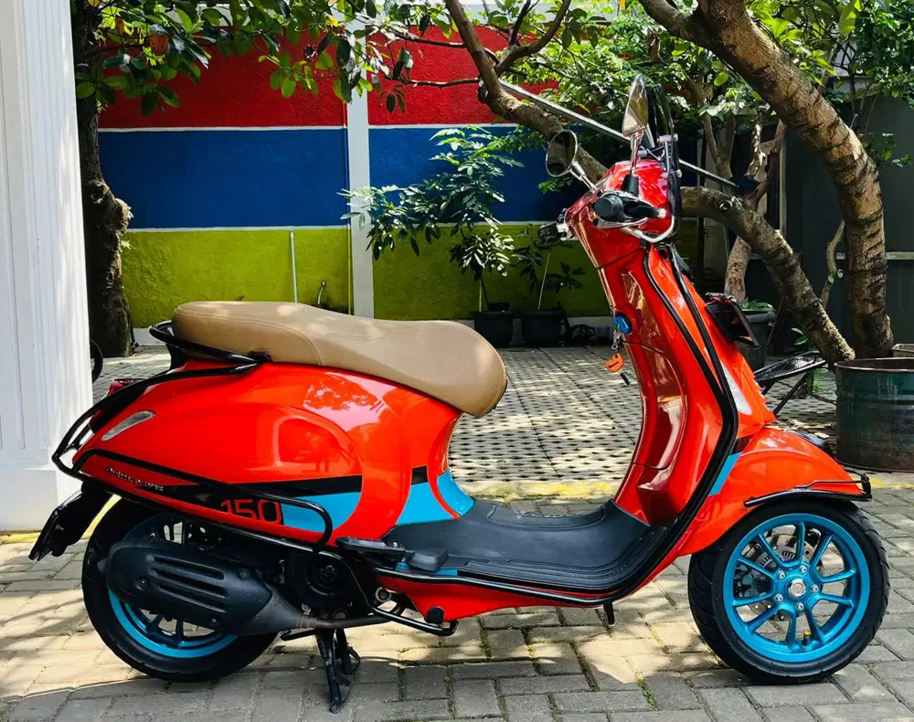 Vespa primavera limited edition