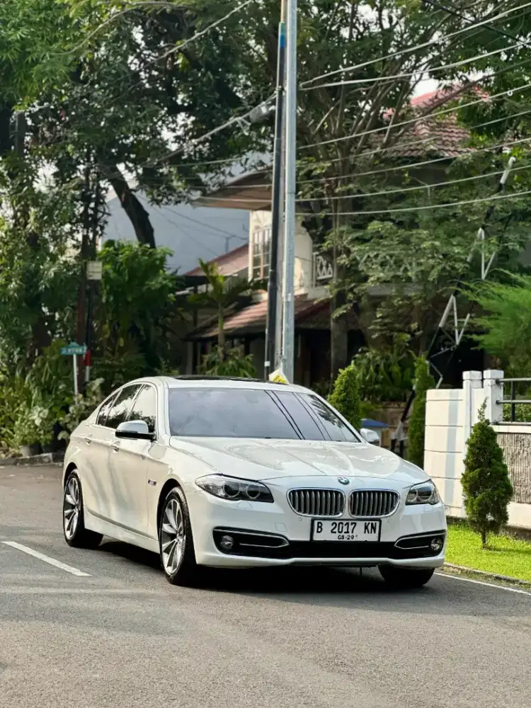 BMW 520i facelift LCI 2014 LOW KM!!