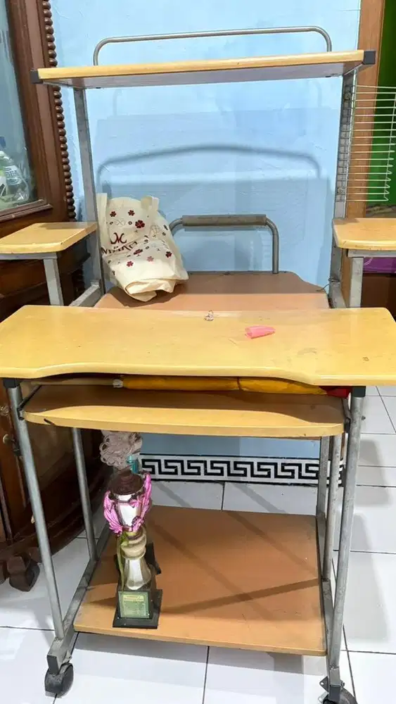 Meja Komputer Kondisi bagus