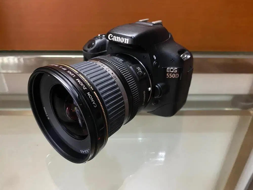 Canon EOS550D + Lensa 10-22mm Wide