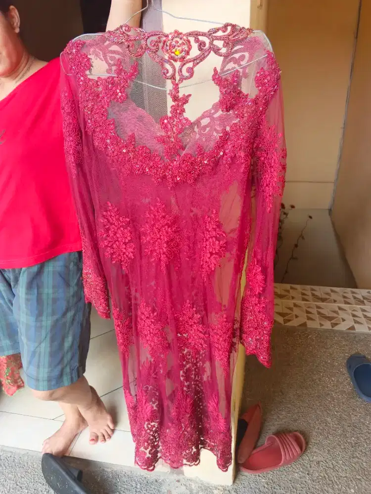 Jual Kebaya Brokat Maroon