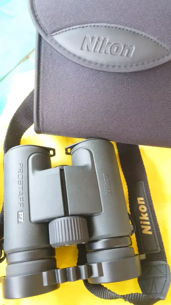 Binocular Nikon P7 8x30