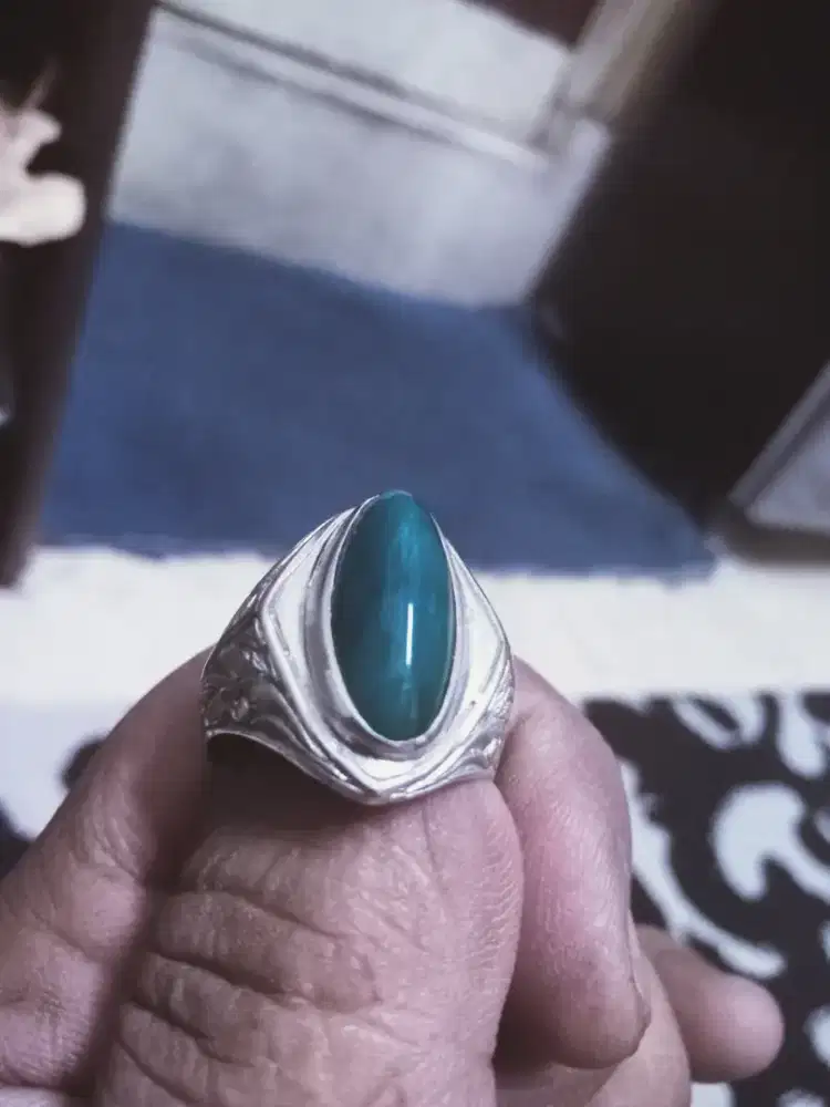 Di jual batu bacan warnanya sudah mulai mengulau