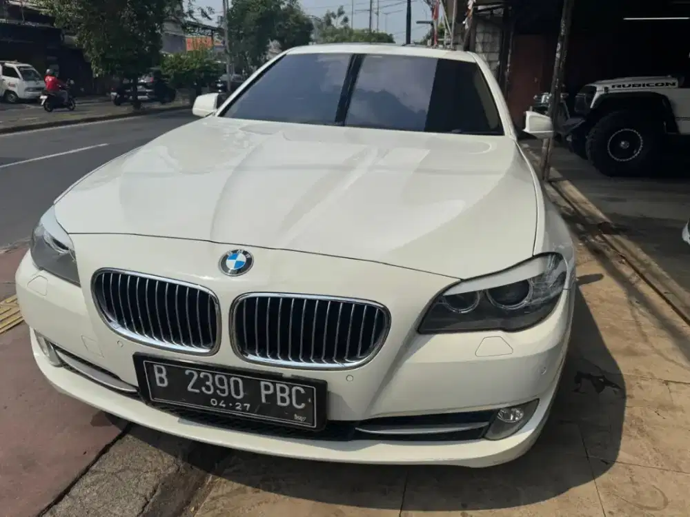 Bmw 528i th 2012 AT Tangan pertama dari baru