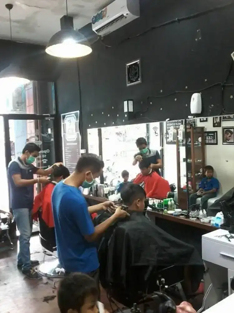 Kursus potong rambut pria wanita barberhsop murah di jamin bisa