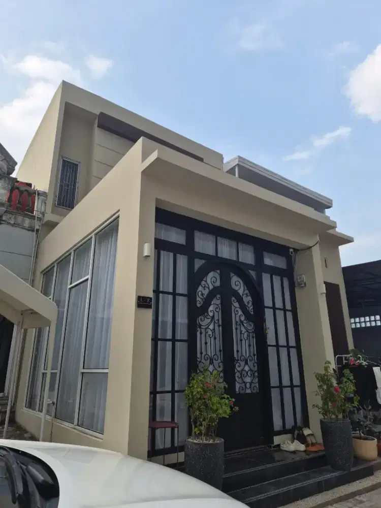 Rumah villa 2 lantai