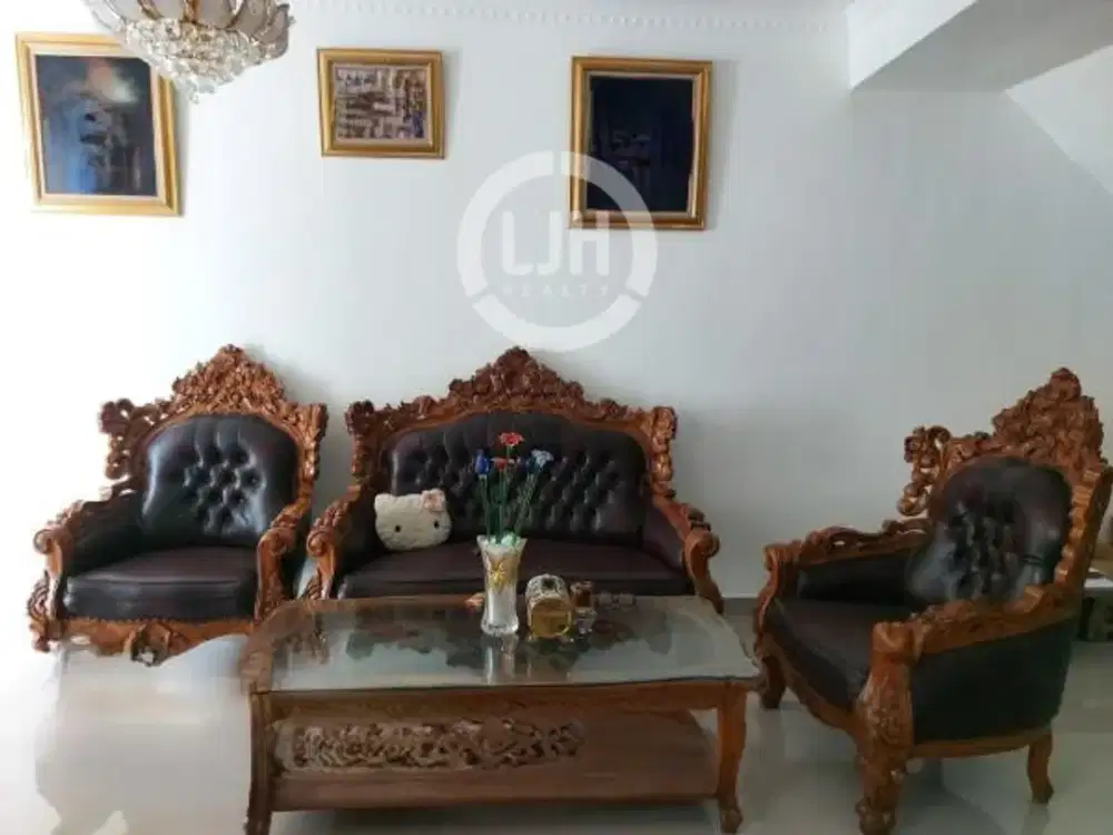 Rumah Cantik di Perumahan Taman Harapan Baru, Bekasi, Jawa Barat