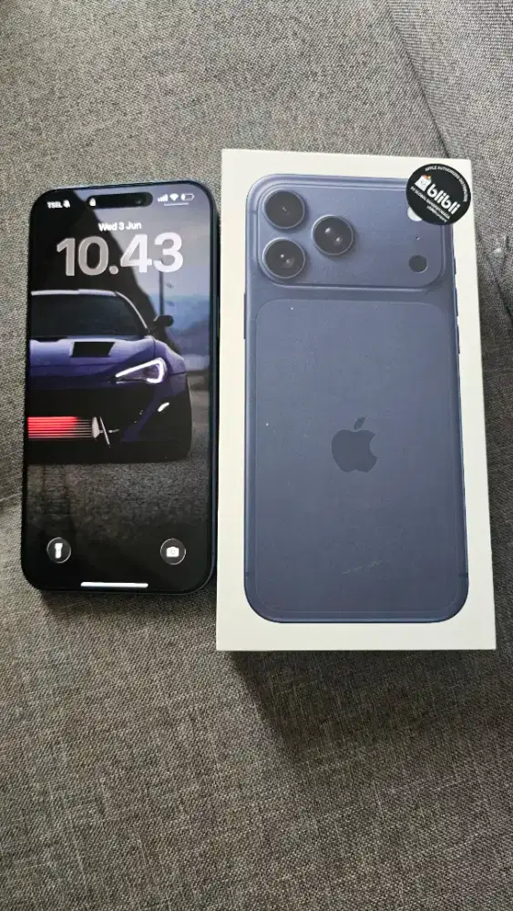 Iphone 17 pro max blue 256 very like new