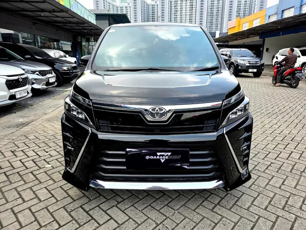 Toyota Voxy 2.0 Sunroof AT Hitam NIK 2019 SIAP PAKAI