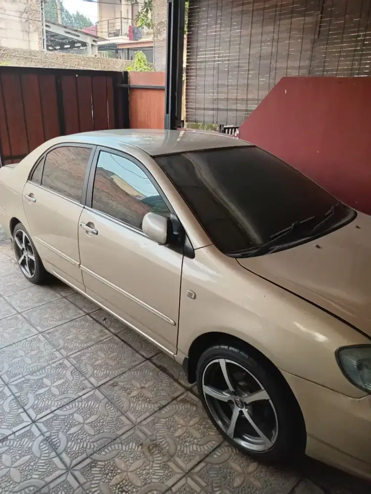 Mobil Altis di jual
