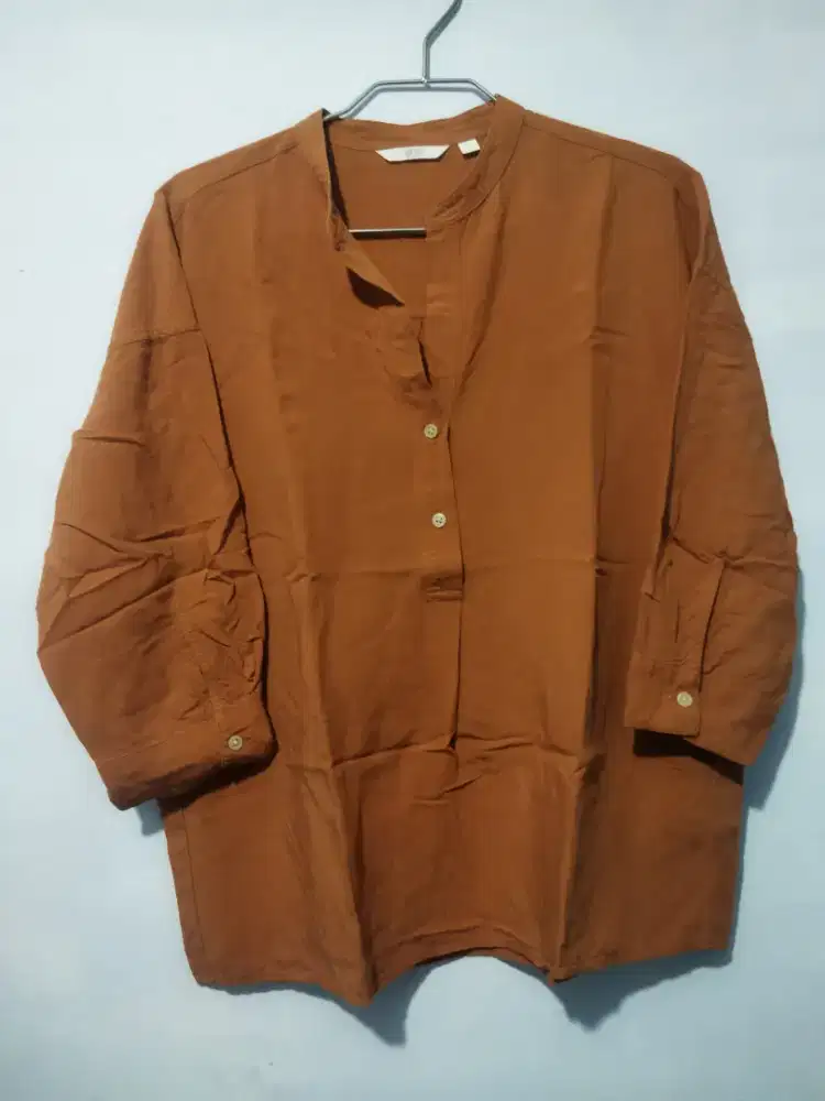 Preloved 2bh blus brand UNIQLO all 50rb
