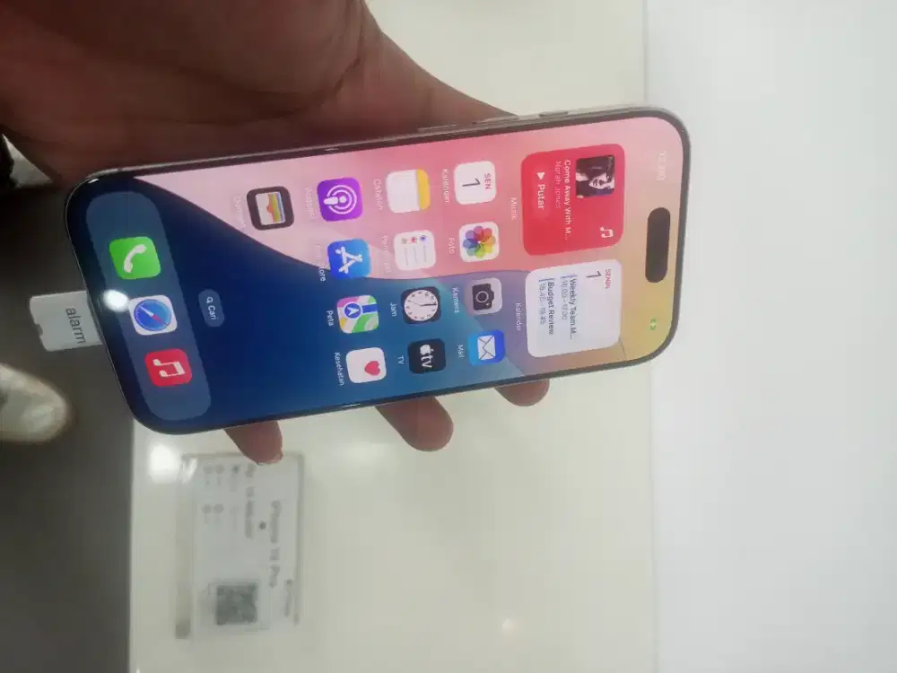 iPhone 15 128..