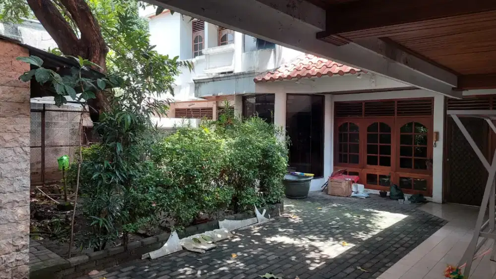Dijual Bangunan Komersial Diponegoro Surabaya Pusat SHM Parkir Luas