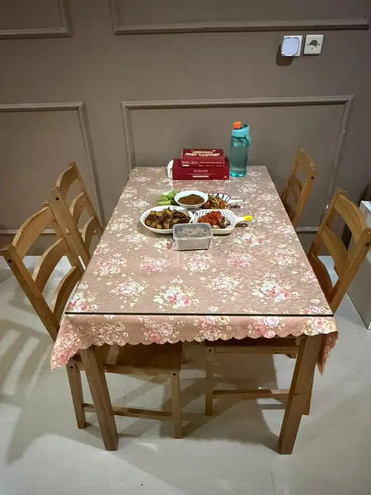 Meja makan ikea