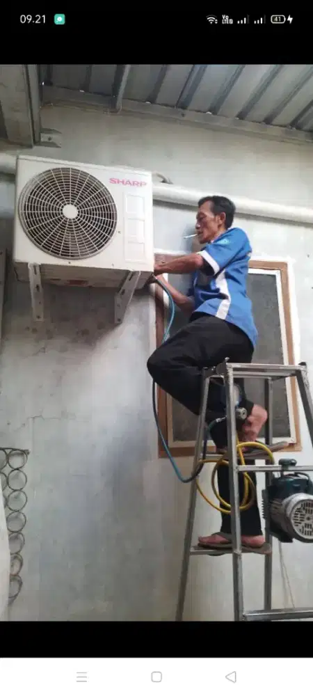 Jasa servis AC kulkas mesin cuci kompa air dll bergaransi resmi