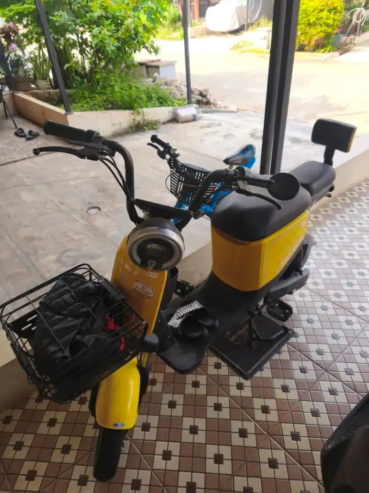 Sepeda listrik viar caraka
