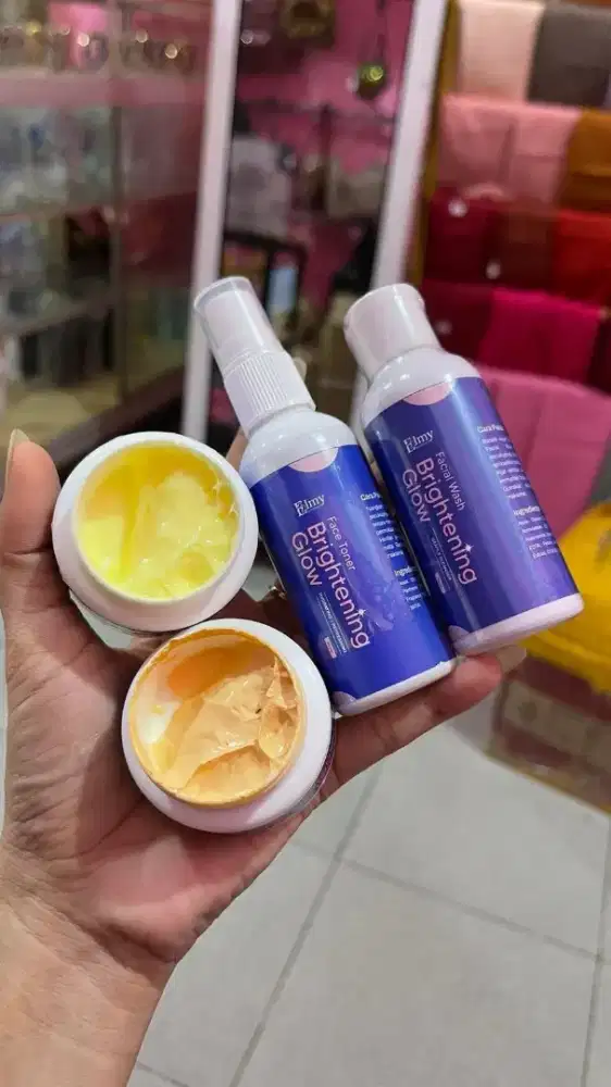 ELMY glowskin.( Glowing itu bukan sulap,tapi pilih yang tepat )