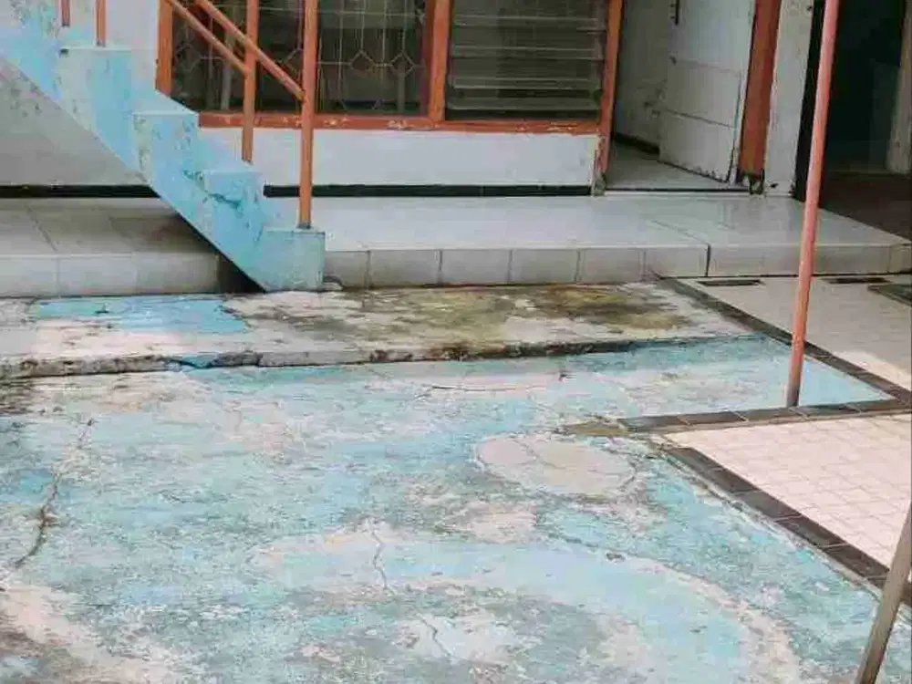 Dijual Rumah Lama Strategis Kutisari Surabaya