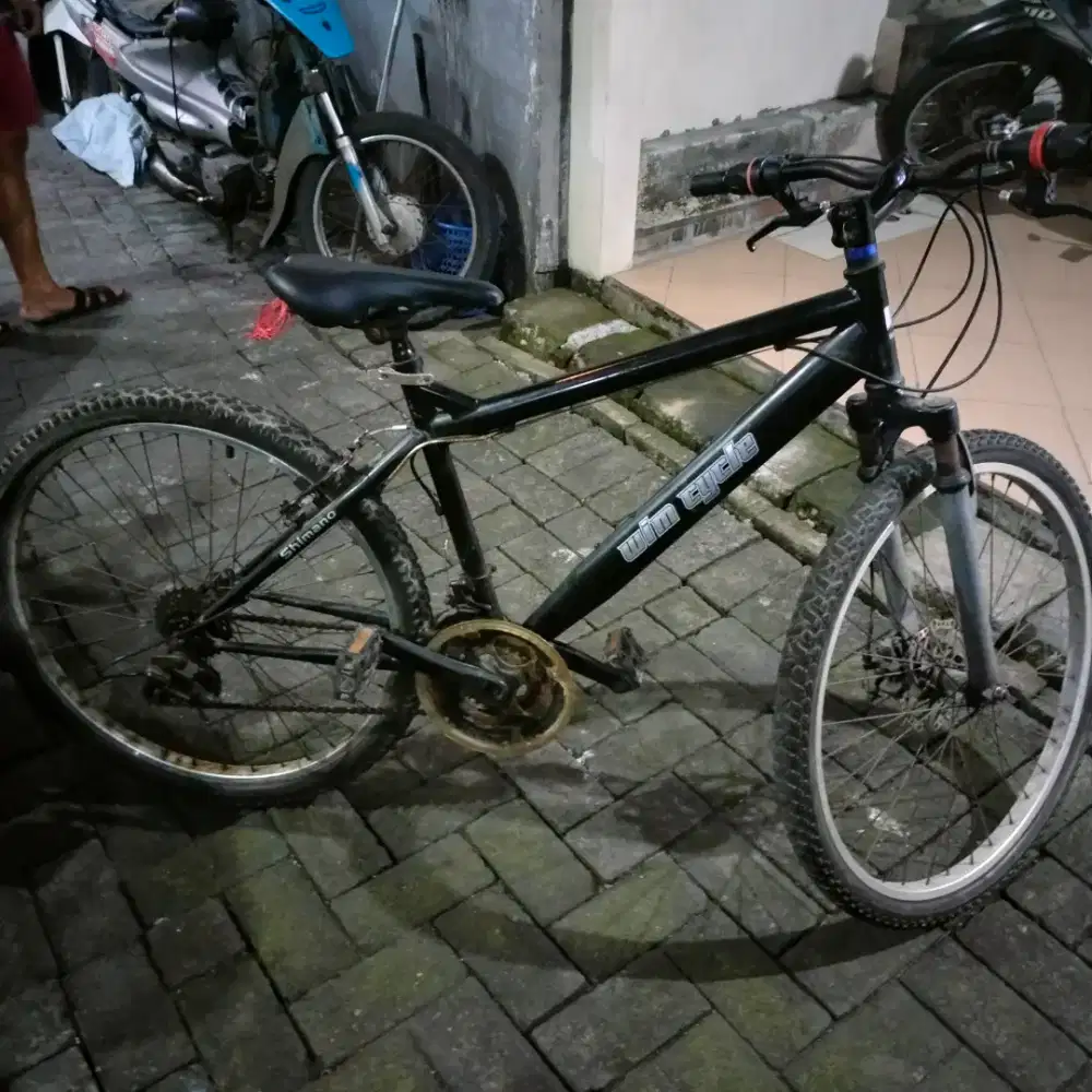 Sepeda MTB Hitam