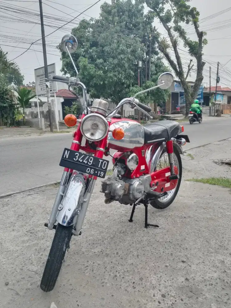 Motor Antik HONDA ASTRA 90