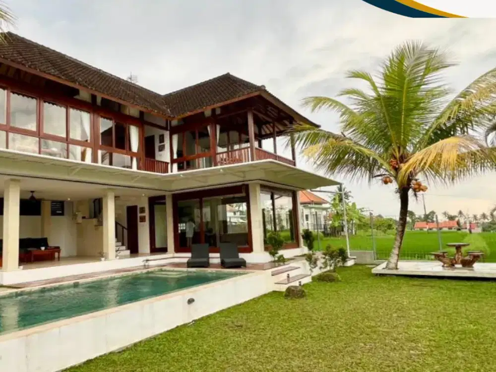Villa 2 Lantai Bergaya Modern Klasik Lengkap dengan Private Pool