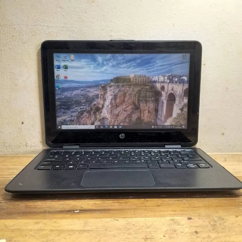 HP core i5-7Y54 Ram 8 GB SSD 128 GB 11.6 inch