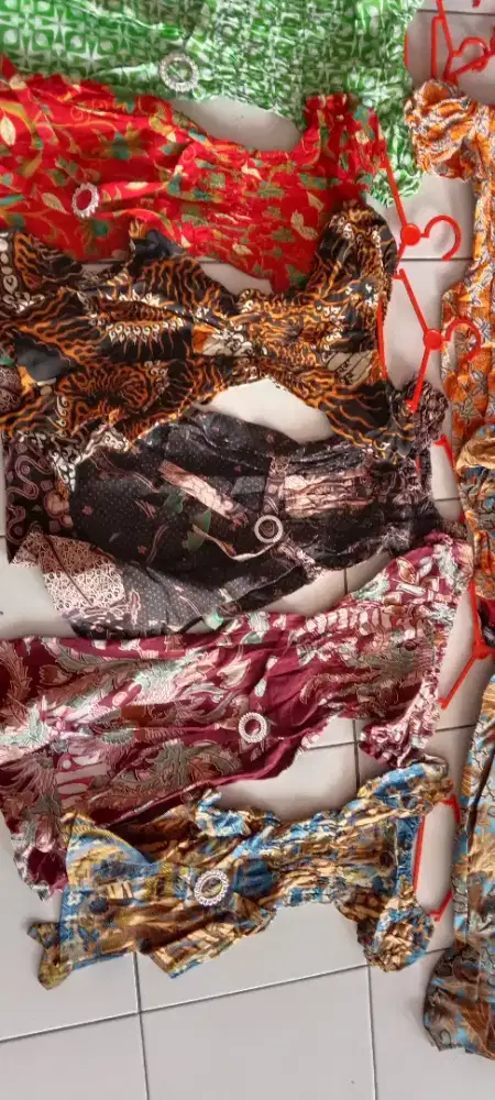 Baju batik anak anak perempuan berbagai macam ukuran