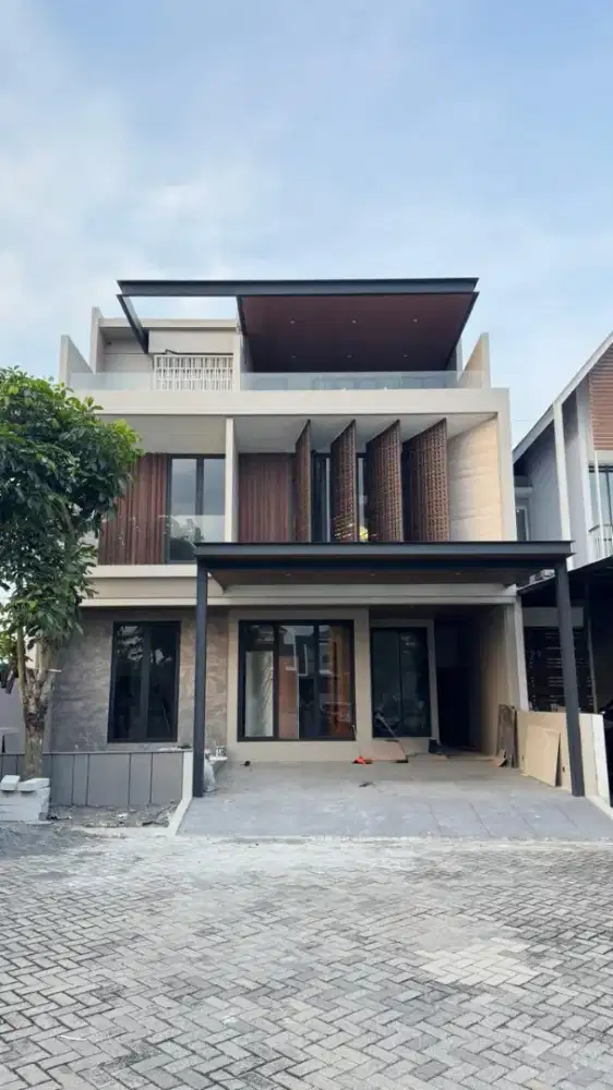 Rumah Royal Residence 3 Lantai Full Furnish Private Lift Harga 7,499 M