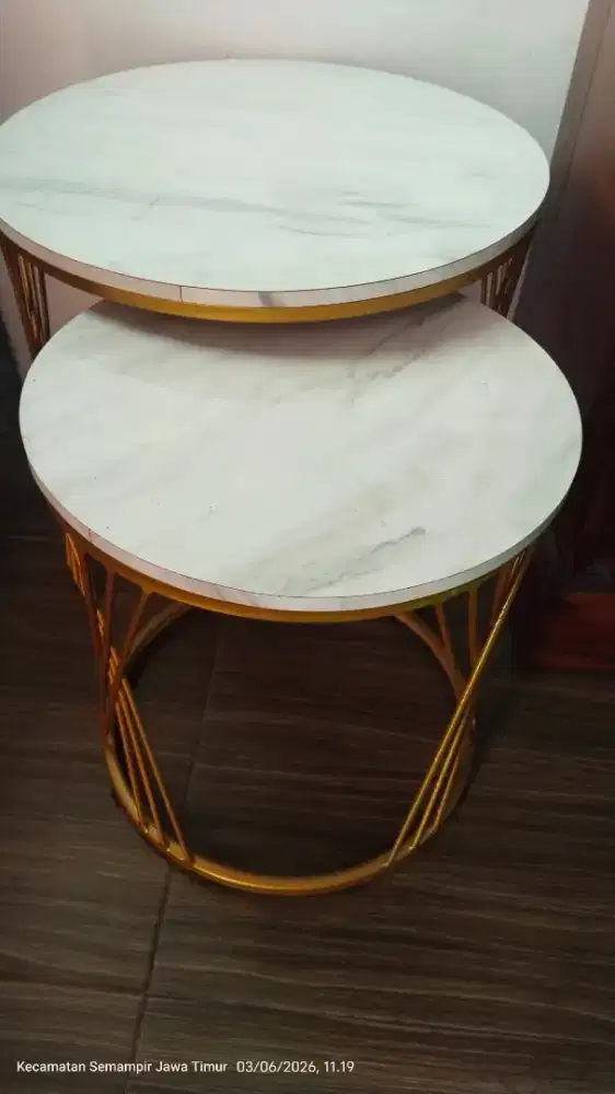 Meja serbaguna estetik
