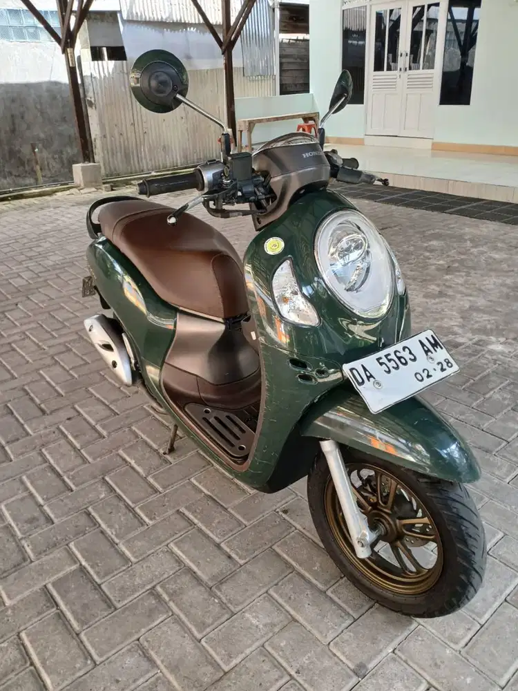 Scoopy Prestige Dark Green Tahun 2023