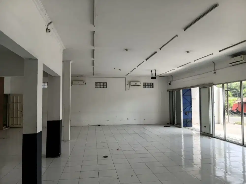 DISEWAKAN RUANG USAHA LOKASI STRATEGIS BANGUNTAPAN BANTUL