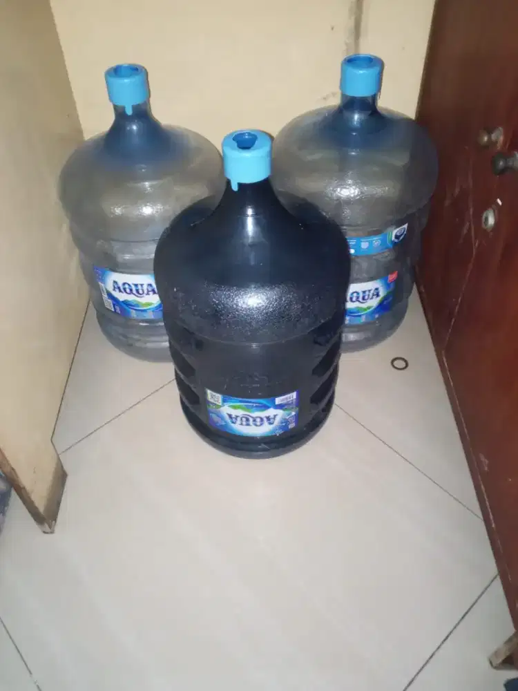 Galon aqua kosong