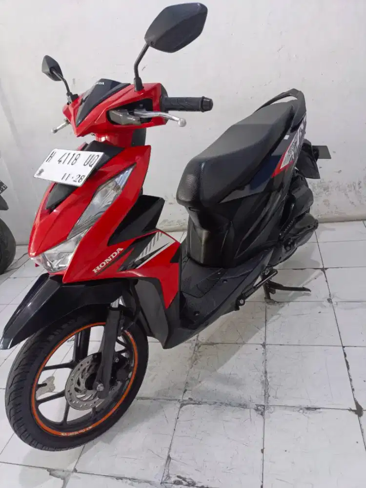 beat 2023 merah