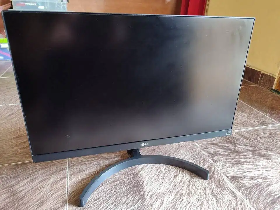 LG 22 inch full hd IPS panel 75 Hz refresh rate