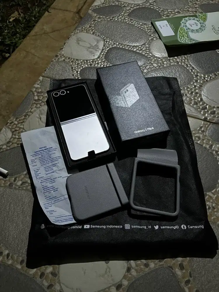 samsung galaxy Z flip 6 5G sein 12/512gb no minus seperti baru