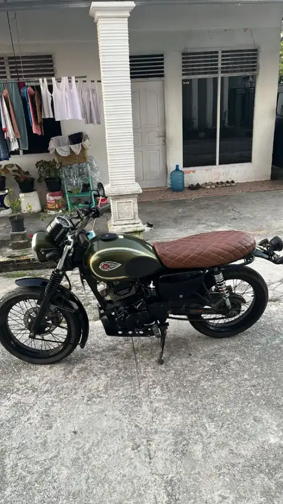 Kawasaki w175 se