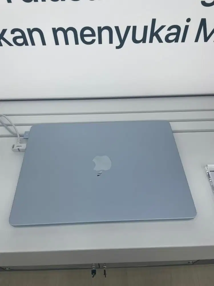 MacBook Air M5.