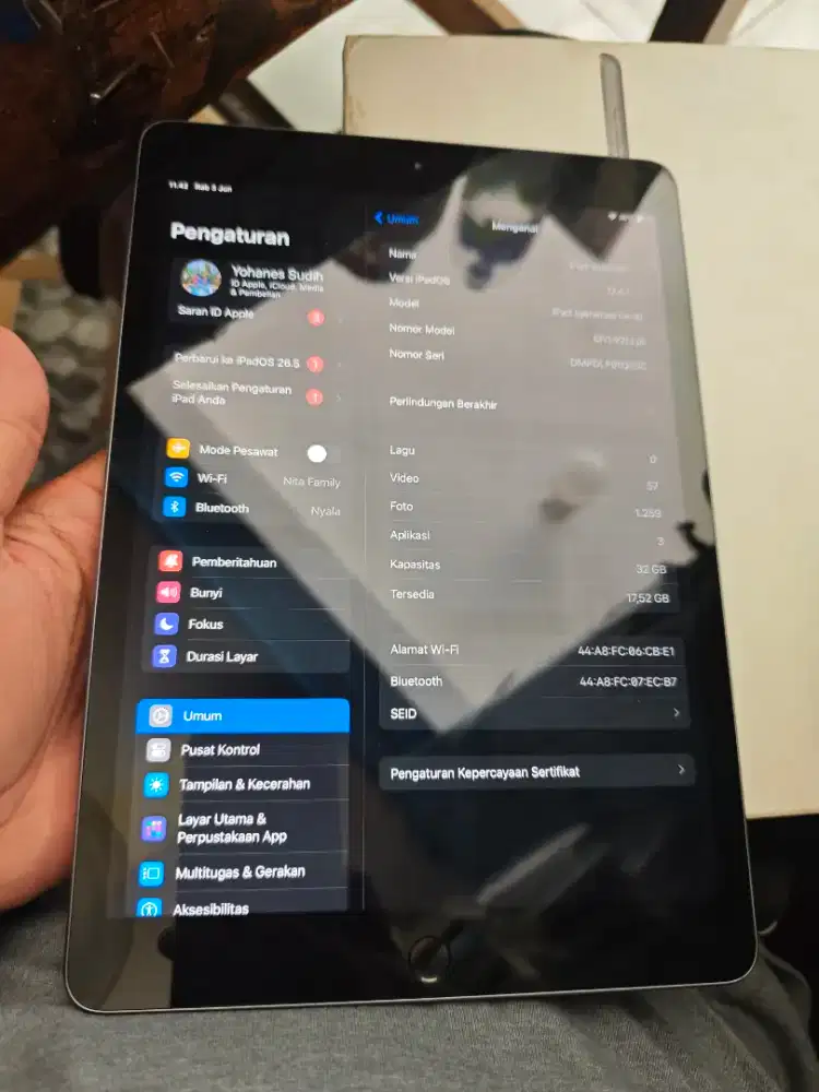 Ipad 8 32gb mlus terawat lngkp bonus keyboard bs tkr tmbh HP