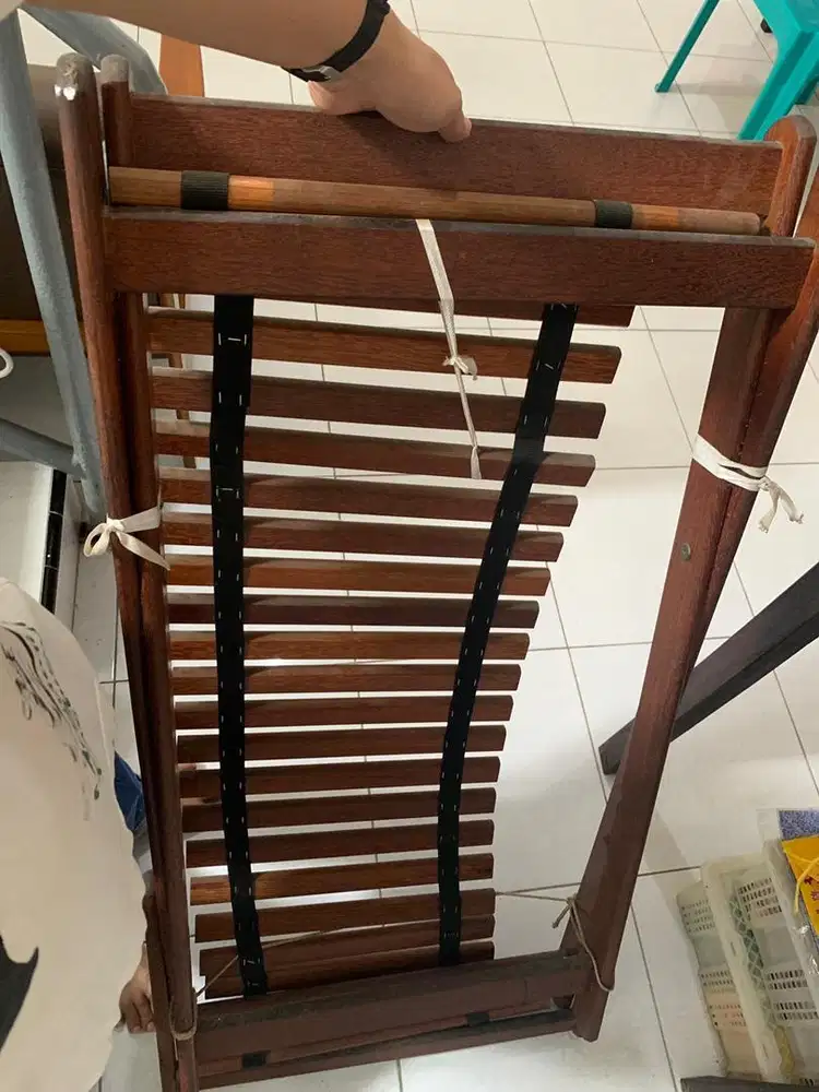Kursi santai kayu lipat