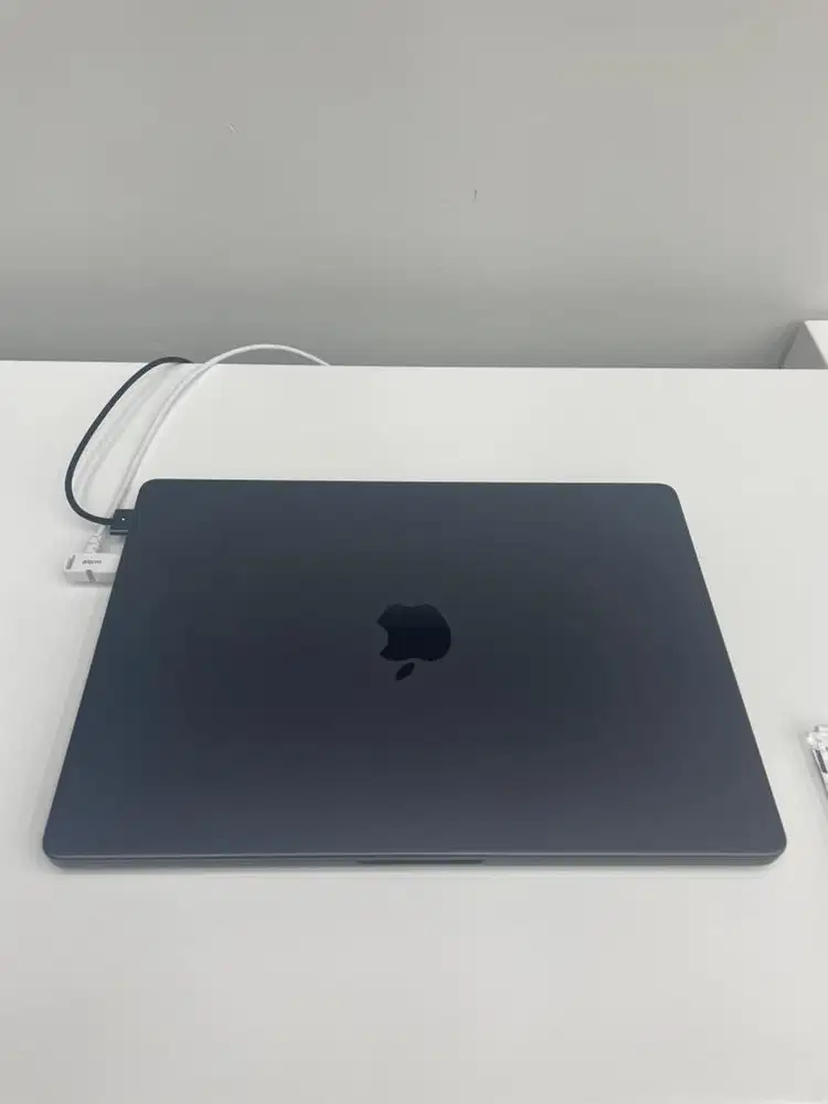 MacBook Pro M5.