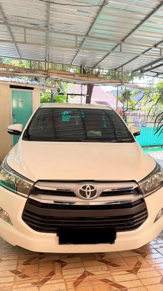 Toyota kijang innova putih 2017