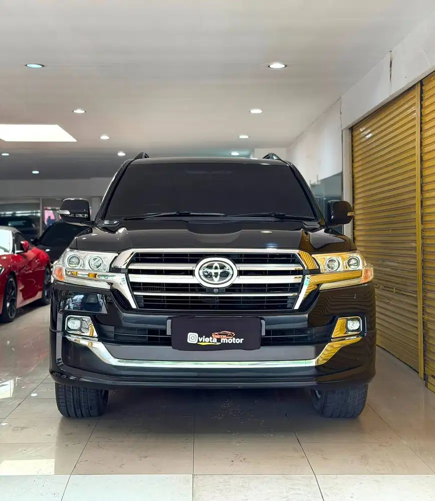 Toyota Landcruiser VXR ATPM 2020 March Automatic HItam Vieta Motor