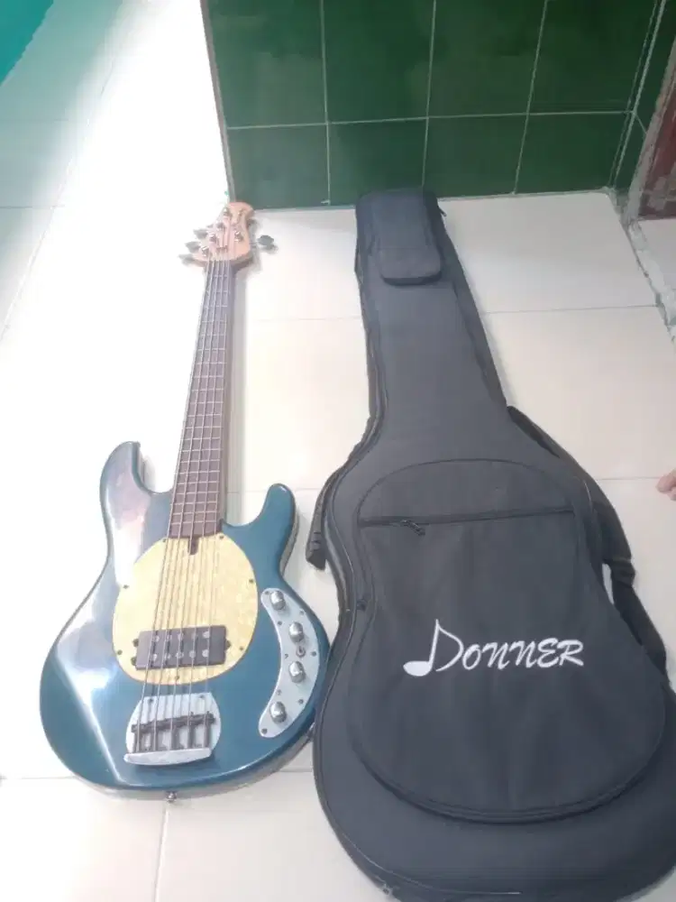 Bass musicman 5string