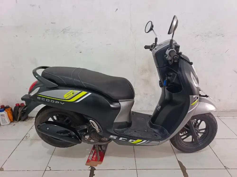 Jual beli scoopy th 2022 samping kompelik Andika hairi motor bjm