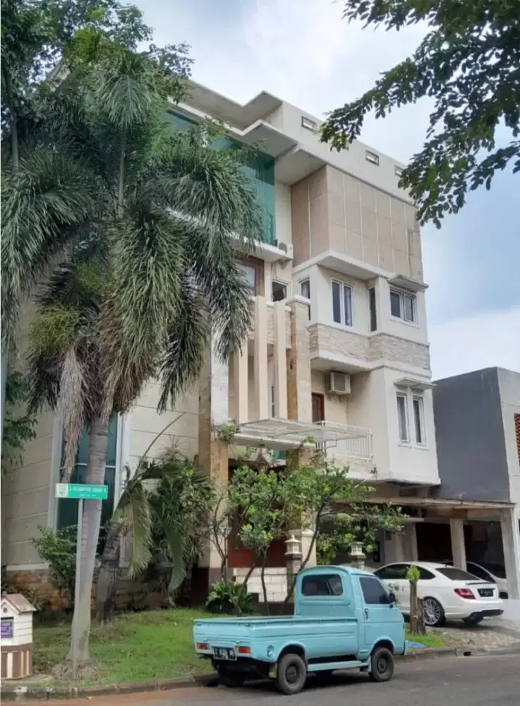 Dijual Rumah Murah 3lantai Posisi Hook Grand Wisata Kab Bekasi