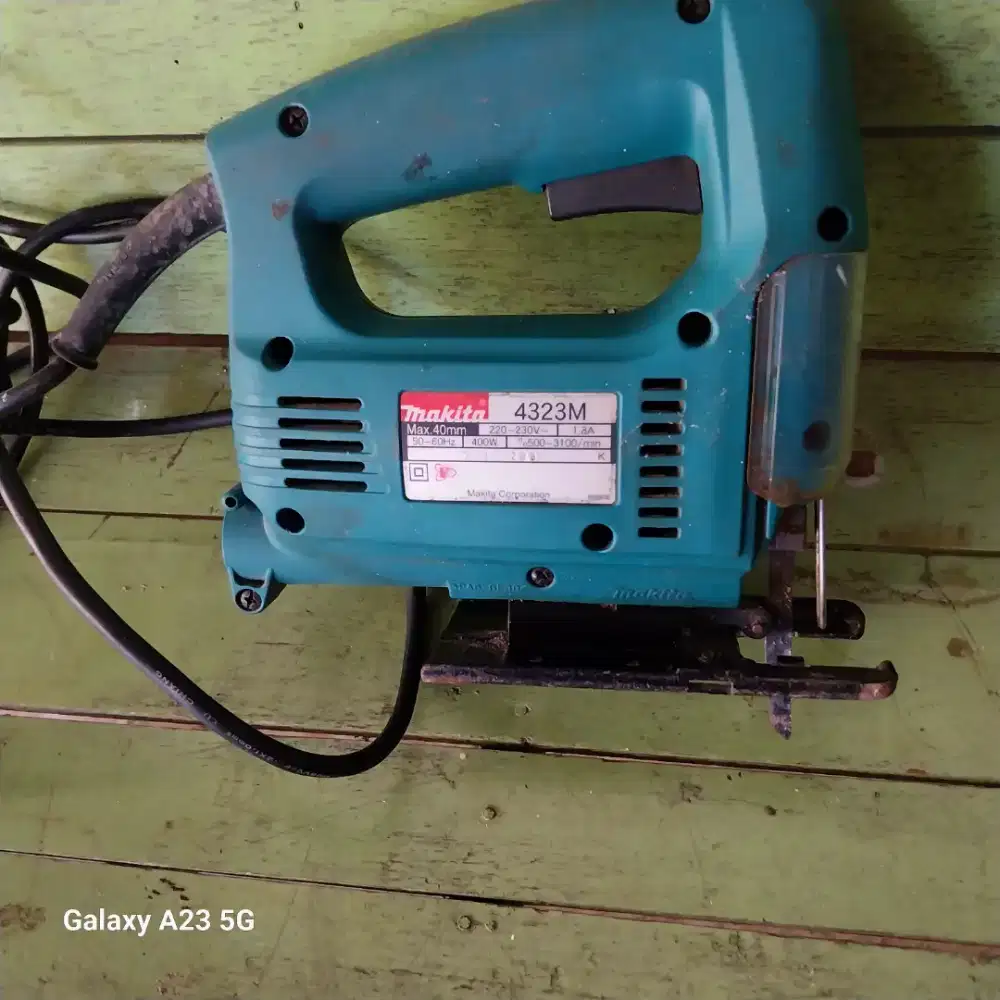 Dijual Mesin gergaji Makita