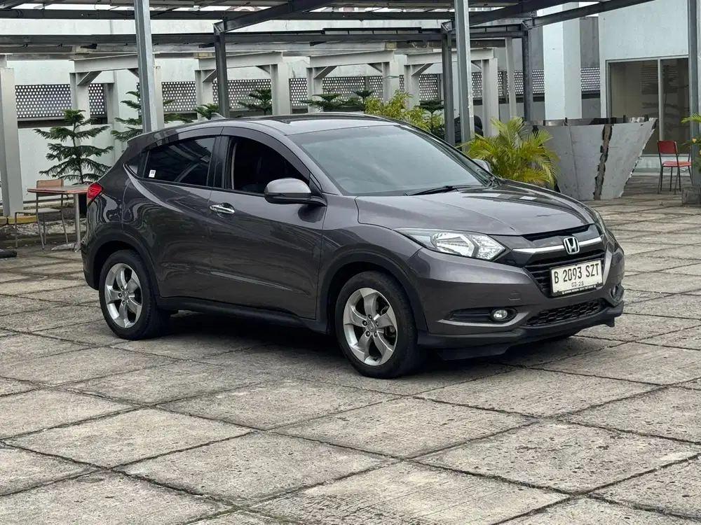 PALING MURAH !! DP 10jt HRV E CVT MATIC 2018 !! KM 67rb ! SIAPA CEPAT