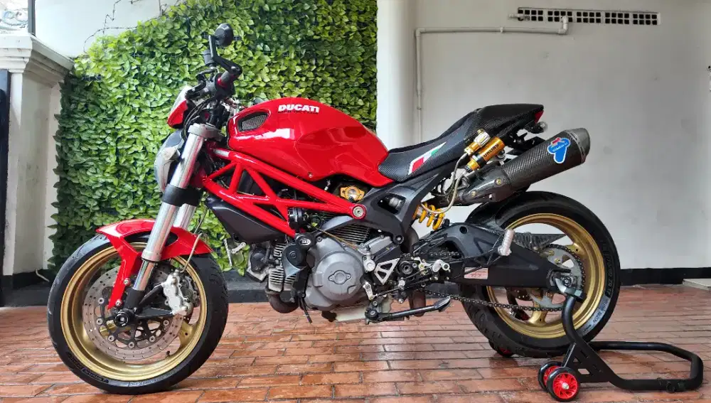 Ducati Monster 696 Italy Modif Hedon