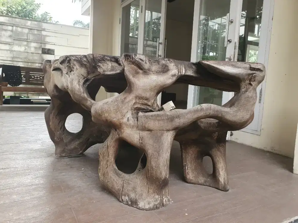 Meja Akar Kayu Jati